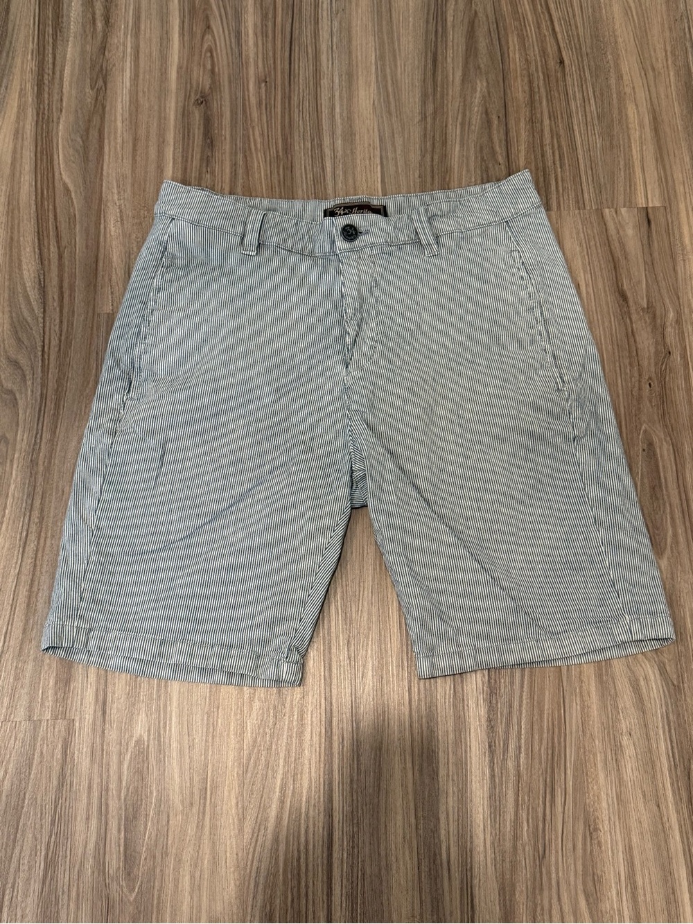 34 Heritage Men's Seersucker Light Blue Flat-Front Shorts - Size 33